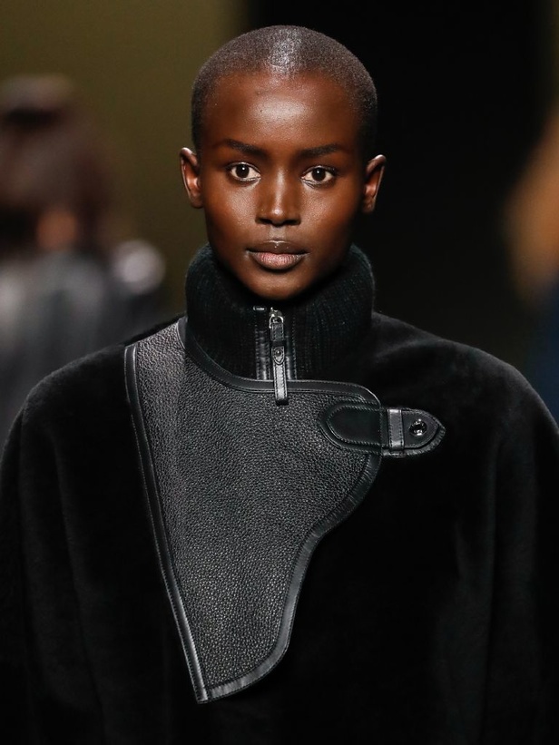 دار هيرميس تحيي موضة التصاميم الرياضية والشبابية في مجموعة خريف وشتاء 2022