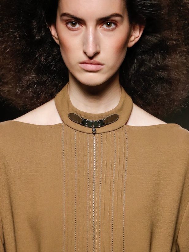 دار هيرميس تحيي موضة التصاميم الرياضية والشبابية في مجموعة خريف وشتاء 2022