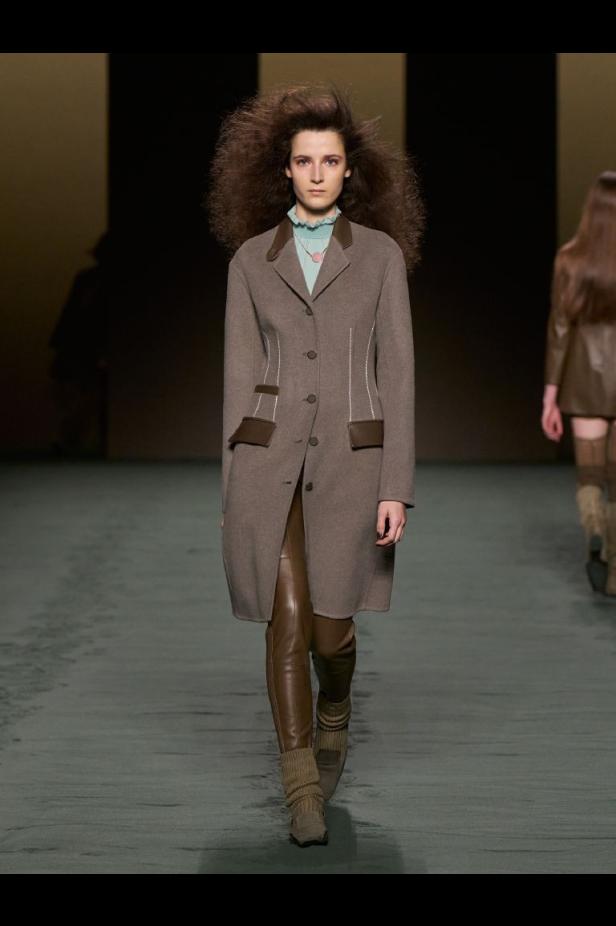 دار هيرميس تحيي موضة التصاميم الرياضية والشبابية في مجموعة خريف وشتاء 2022