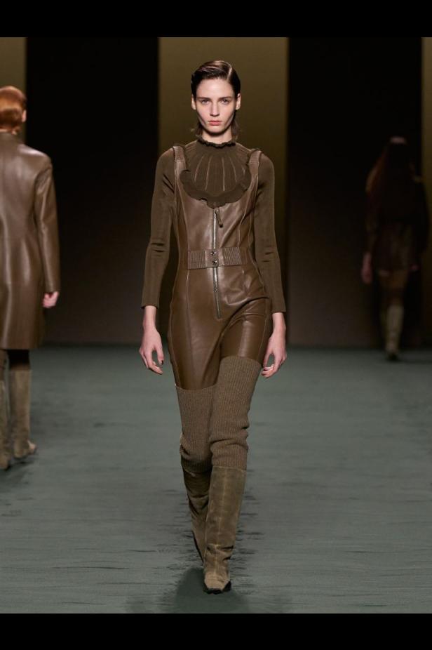 دار هيرميس تحيي موضة التصاميم الرياضية والشبابية في مجموعة خريف وشتاء 2022