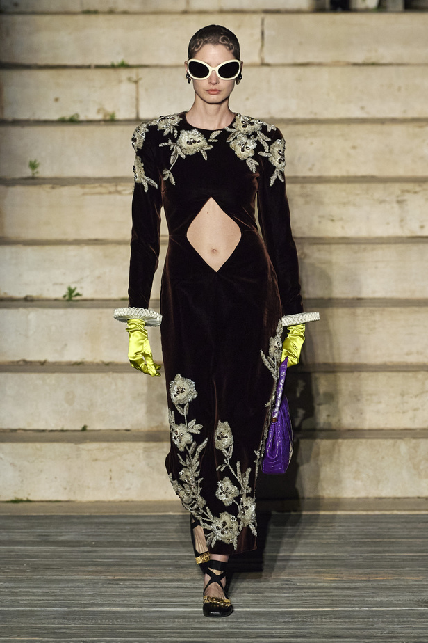 عرض أزياء غوتشي كروز 2023 خطوة نحو مستقبل حيوي في عالم الموضة