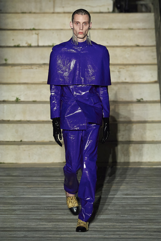 عرض أزياء غوتشي كروز 2023 خطوة نحو مستقبل حيوي في عالم الموضة