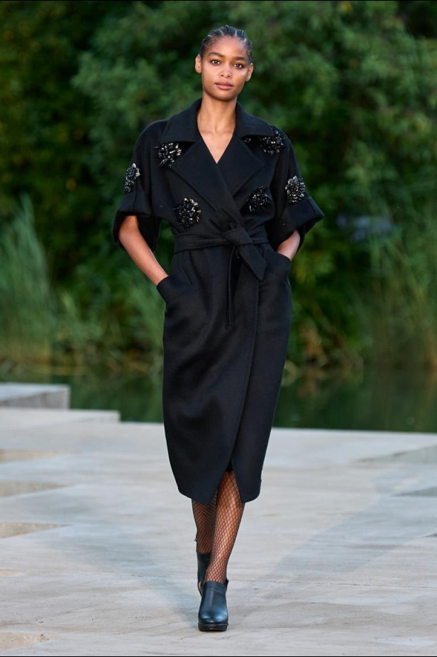 عرض أزياء Max Mara Resort 2023