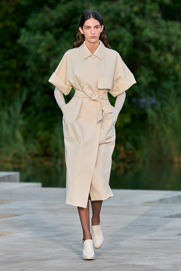 عرض أزياء Max Mara Resort 2023