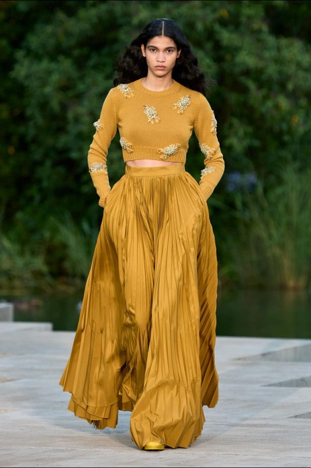 عرض أزياء Max Mara Resort 2023