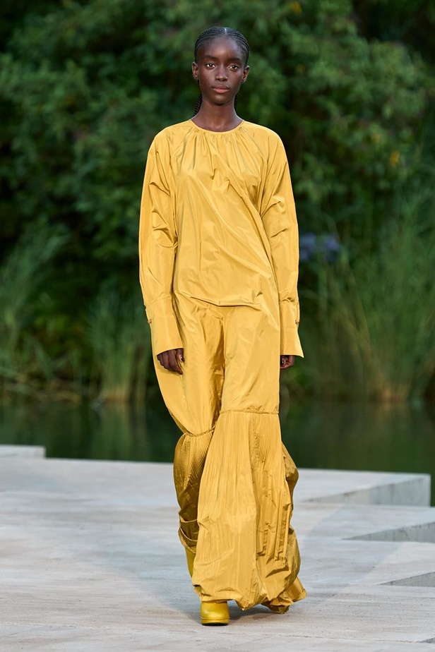 عرض أزياء Max Mara Resort 2023