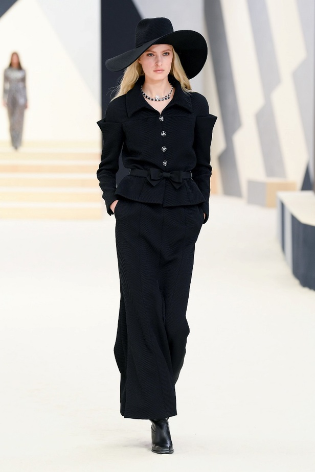 مجموعة CHANEL للأزياء الراقية لخريف وشتاء 2023 