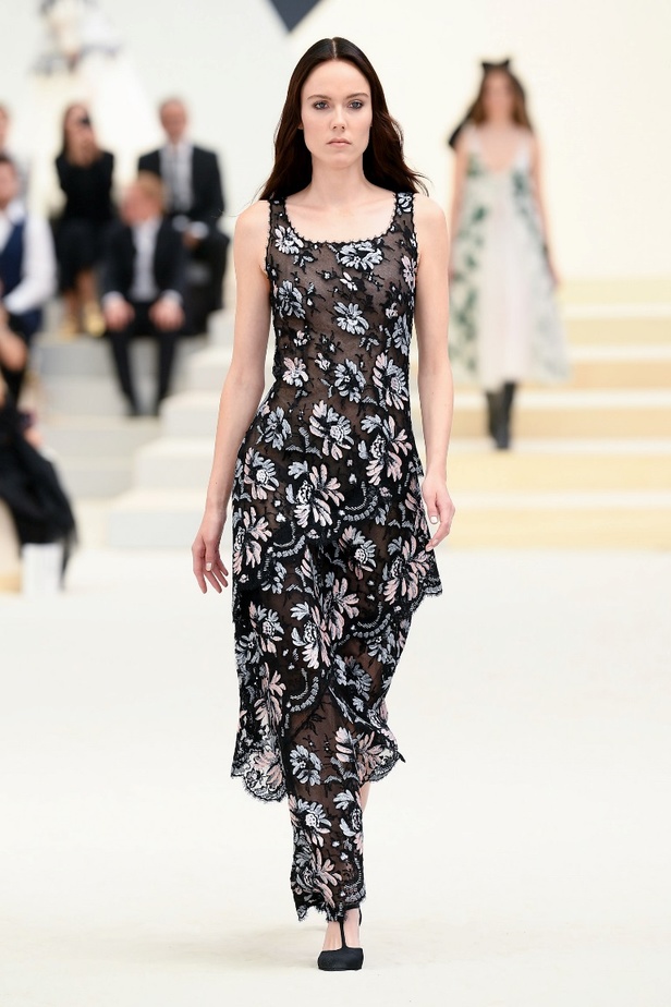 مجموعة CHANEL للأزياء الراقية لخريف وشتاء 2023 