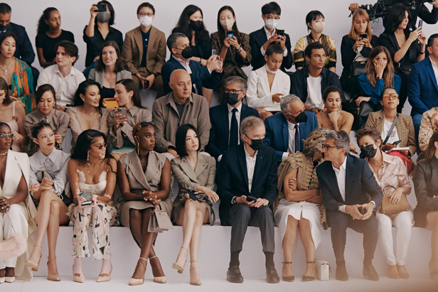 مجموعة فندي للهوت كوتور لموسم خريف وشتاء 2022