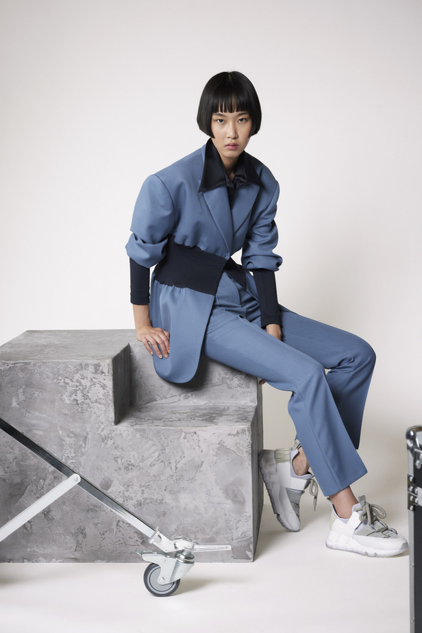 عرض أزياء Maison Rabih Kayrouz للهوت كوتور 2022 يحيي موضة القصات الفضفاضة