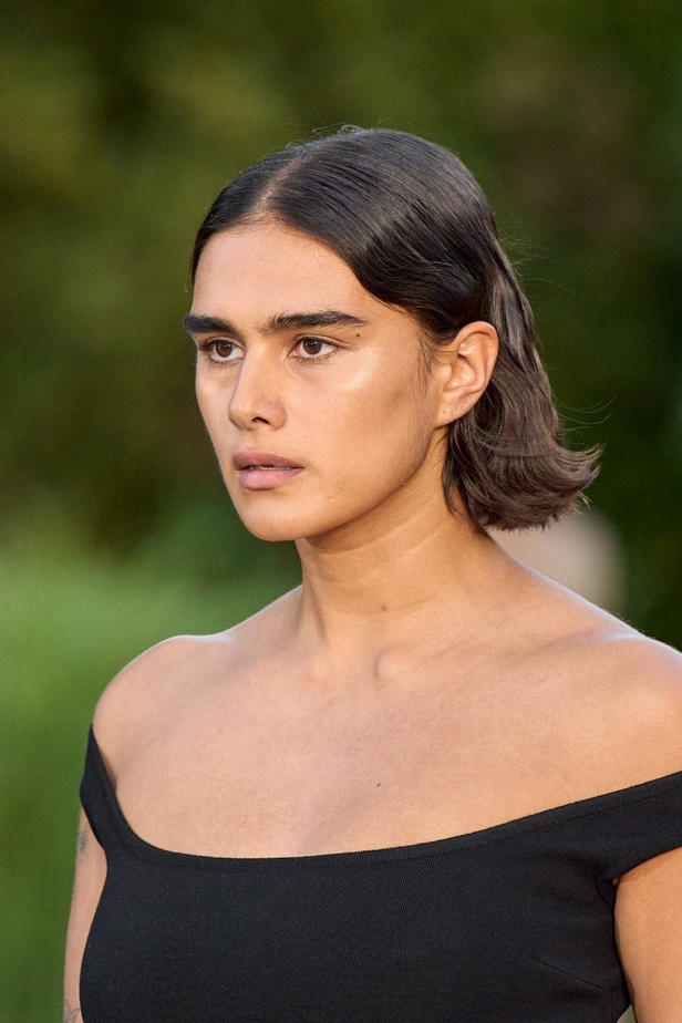 اطلالات جمالية من عرض أزياء Max Mara Resort 2023