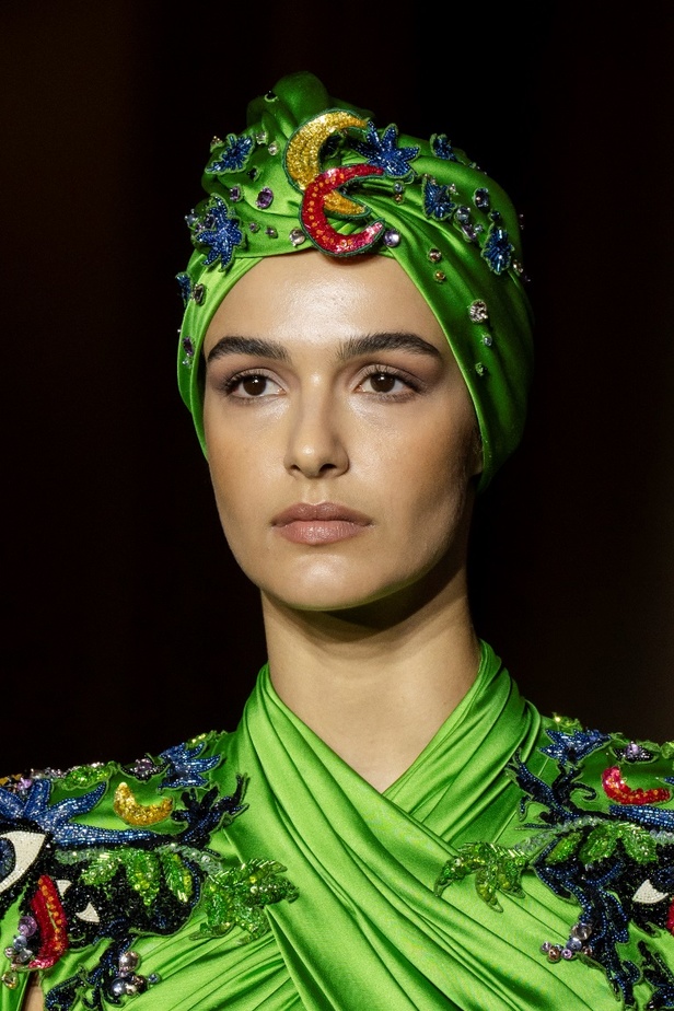 مجموعة زهير مراد للأزياء الراقية لخريف 2022... عندما تتآمر الكوتور مع الكون ونجومه