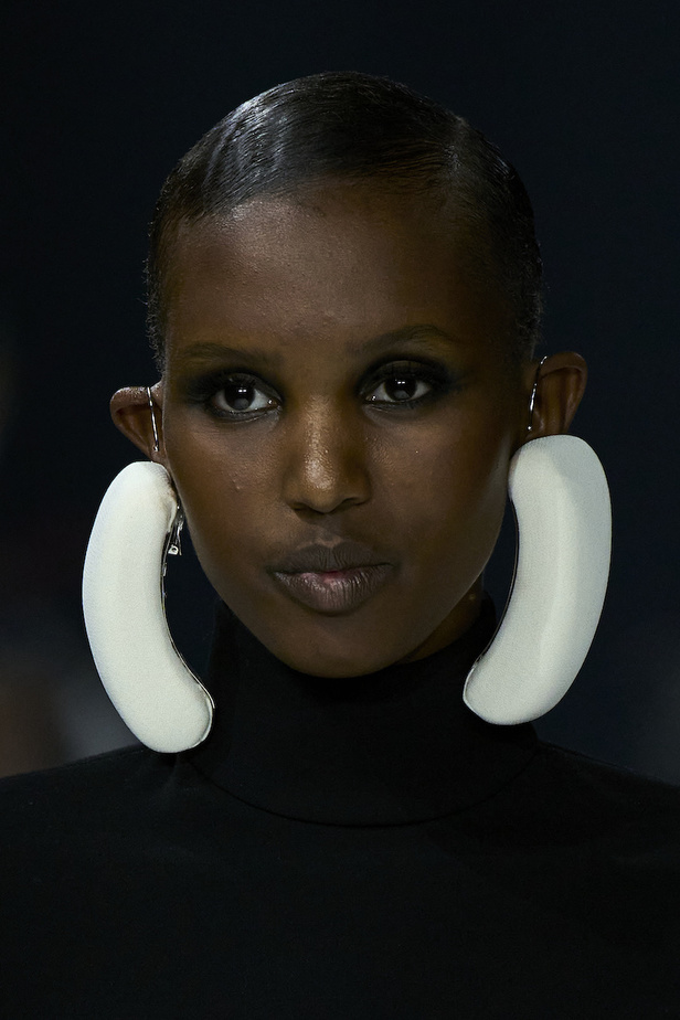 مجموعة ستيفان رولان للهوت كوتور لخريف وشتاء 2022