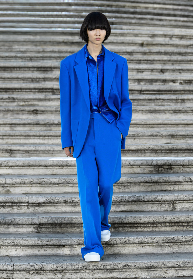 مجموعة Valentino للهوت كوتور 2022 تتخطى التقاليد بقطع عصرية