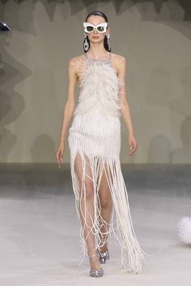 مجموعة Giambattista Valli للهوت كوتور 2022 أناقة وحيوية وابتكار