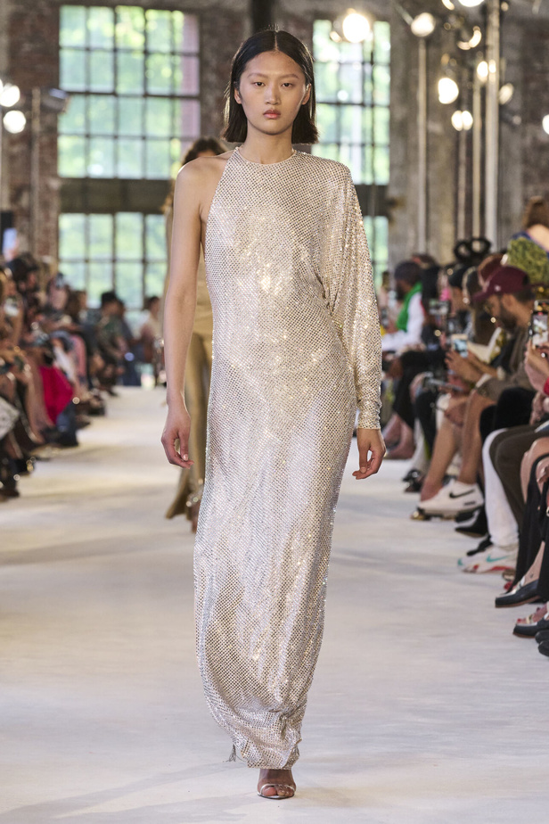 مجموعة Alexandre Vauthier للهوت كوتور 2022 ابداع وألوان وفخامة