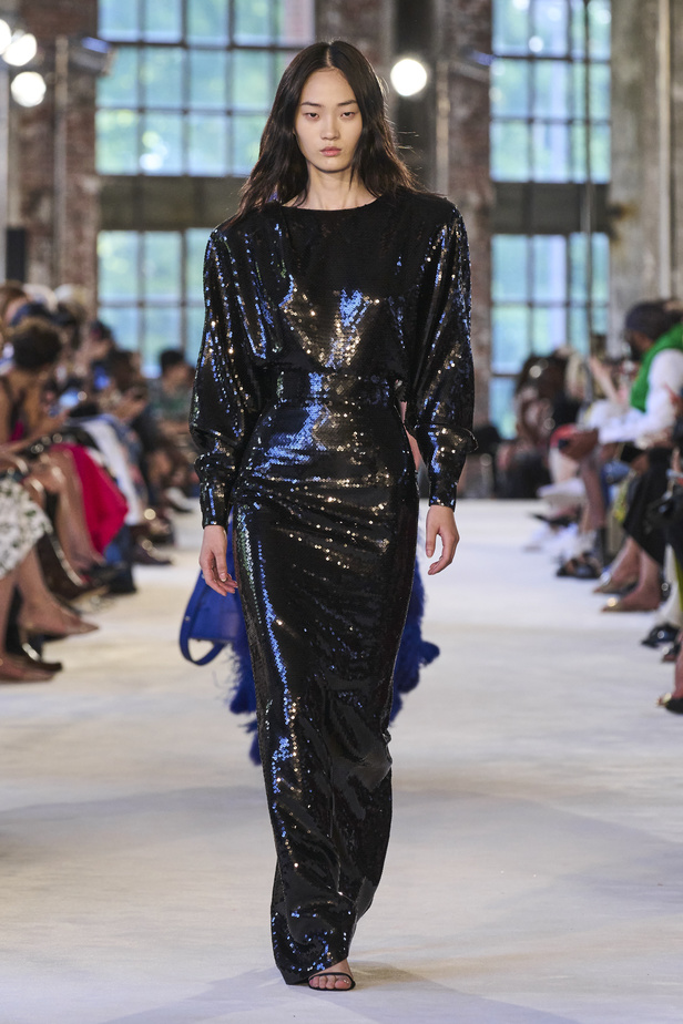 مجموعة Alexandre Vauthier للهوت كوتور 2022 ابداع وألوان وفخامة