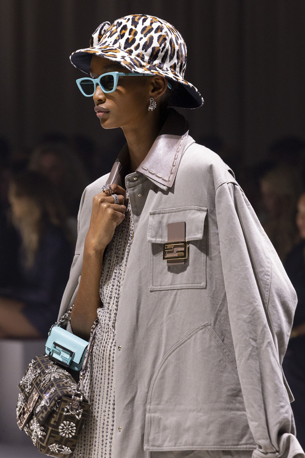 دار "فندي" تحتفل بحقيبة باغيت بجموعة كبسولية ساحرة في نيويورك