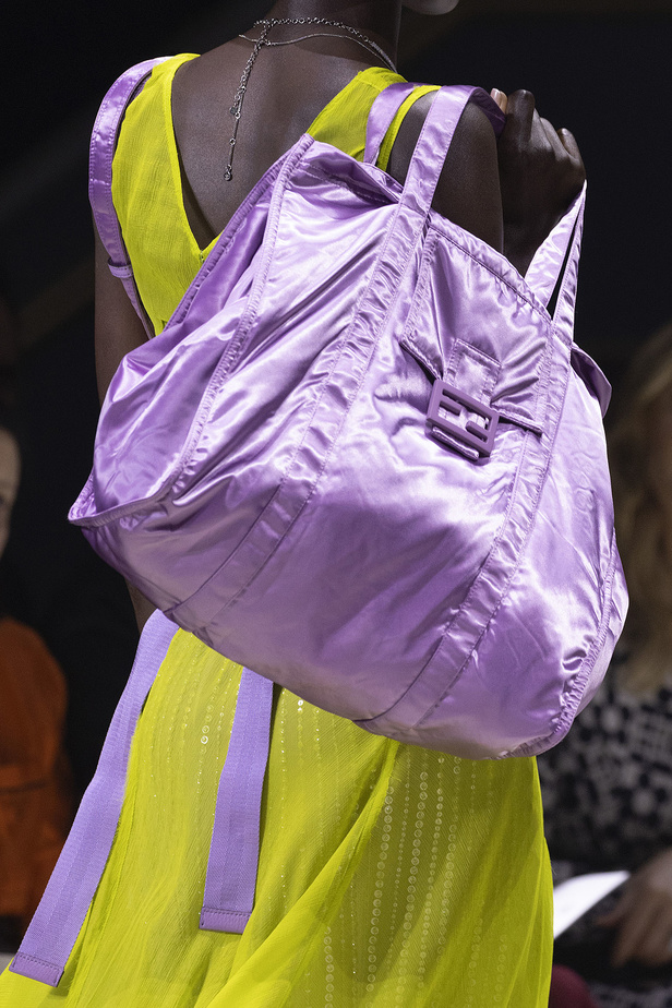 دار "فندي" تحتفل بحقيبة باغيت بجموعة كبسولية ساحرة في نيويورك