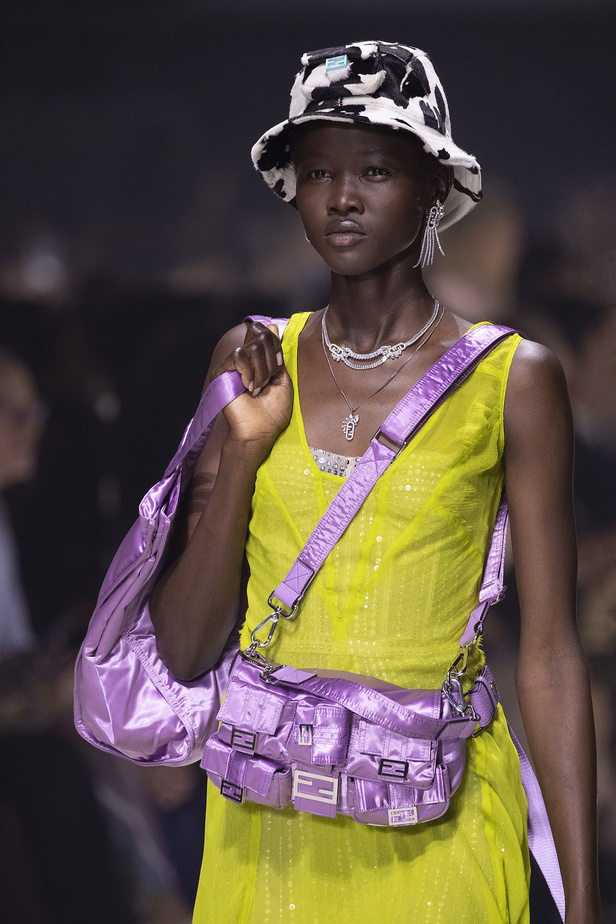 دار "فندي" تحتفل بحقيبة باغيت بجموعة كبسولية ساحرة في نيويورك