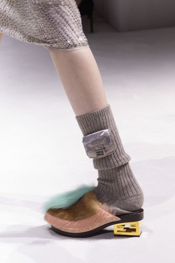 دار "فندي" تحتفل بحقيبة باغيت بجموعة كبسولية ساحرة في نيويورك