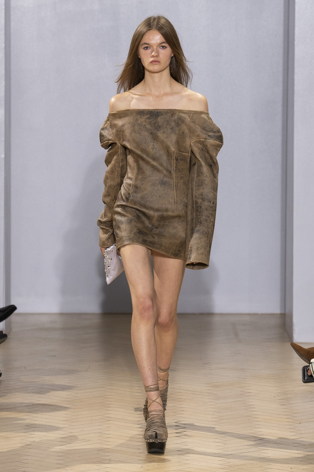 من مجموعة 16Arlington لموسم ربيع وصيف 2023