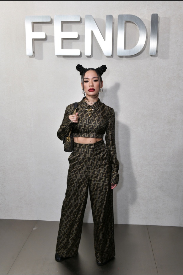 دار "فندي" تحتفل بحقيبة باغيت بجموعة كبسولية ساحرة في نيويورك