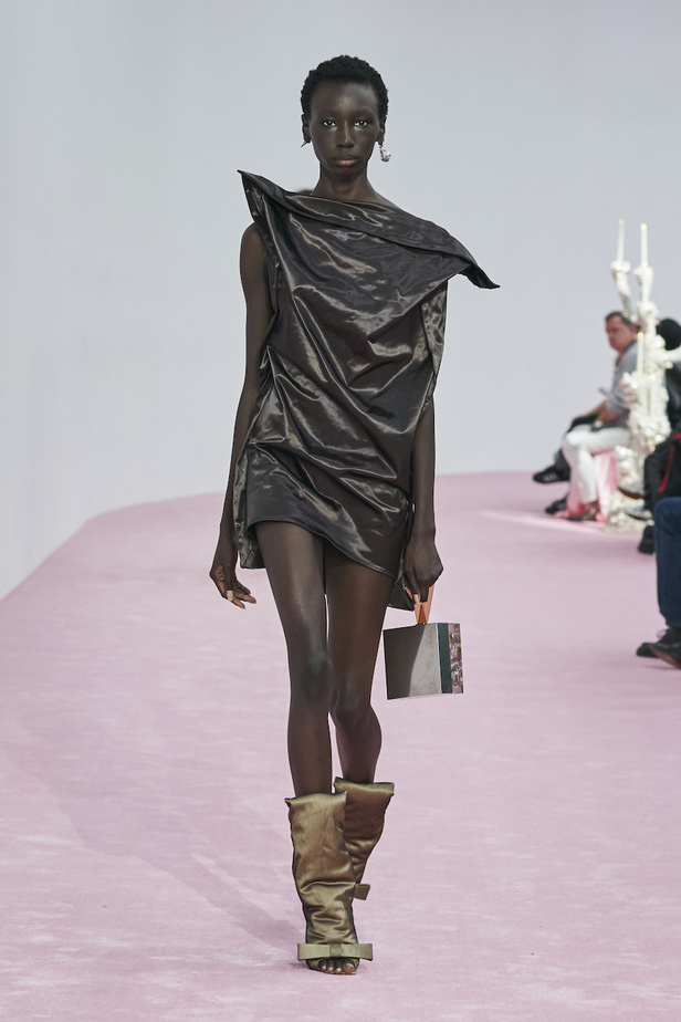 من مجموعة Acne Studios لموسم ربيع وصيف 2023