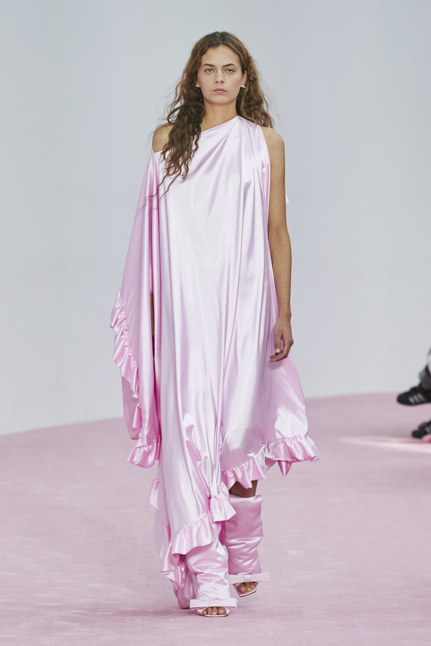 من مجموعة Acne Studios لموسم ربيع وصيف 2023