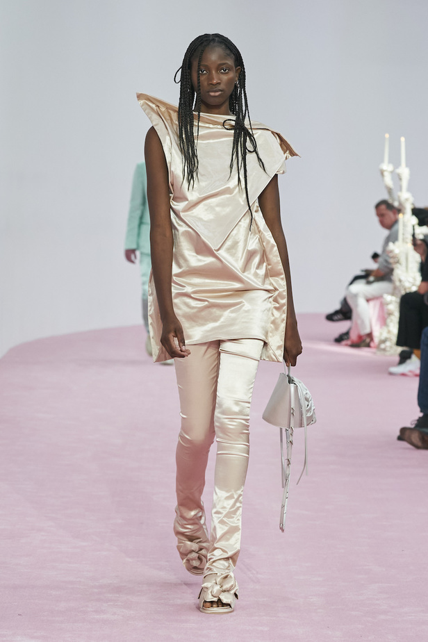 من مجموعة Acne Studios لموسم ربيع وصيف 2023