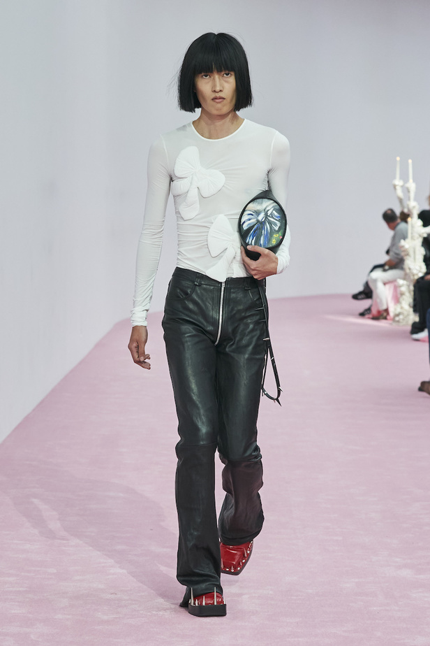 من مجموعة Acne Studios لموسم ربيع وصيف 2023