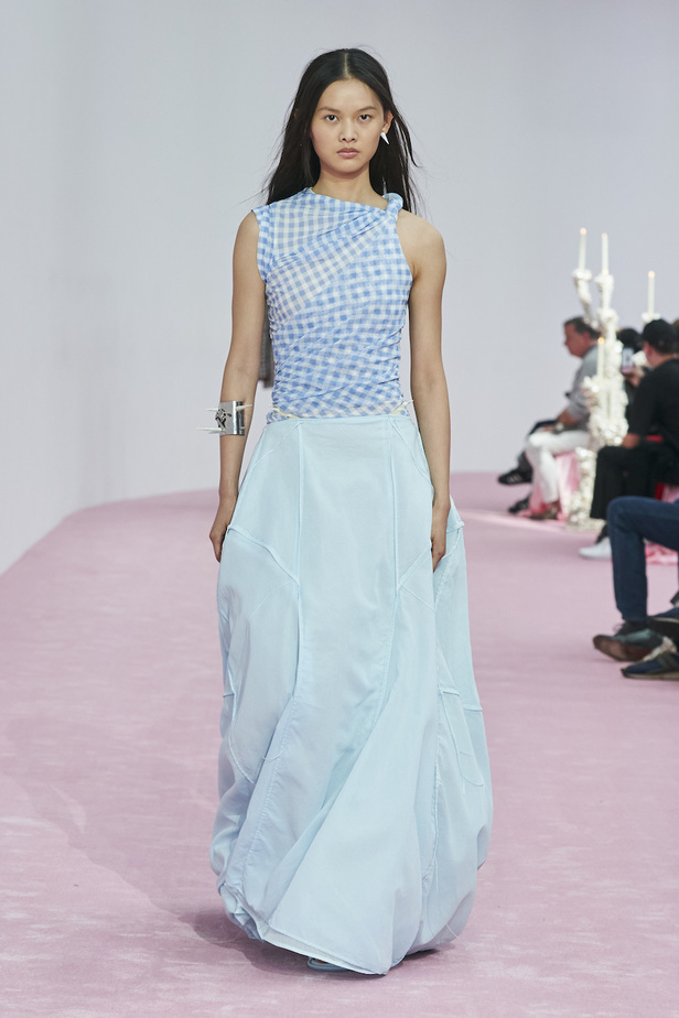 من مجموعة Acne Studios لموسم ربيع وصيف 2023