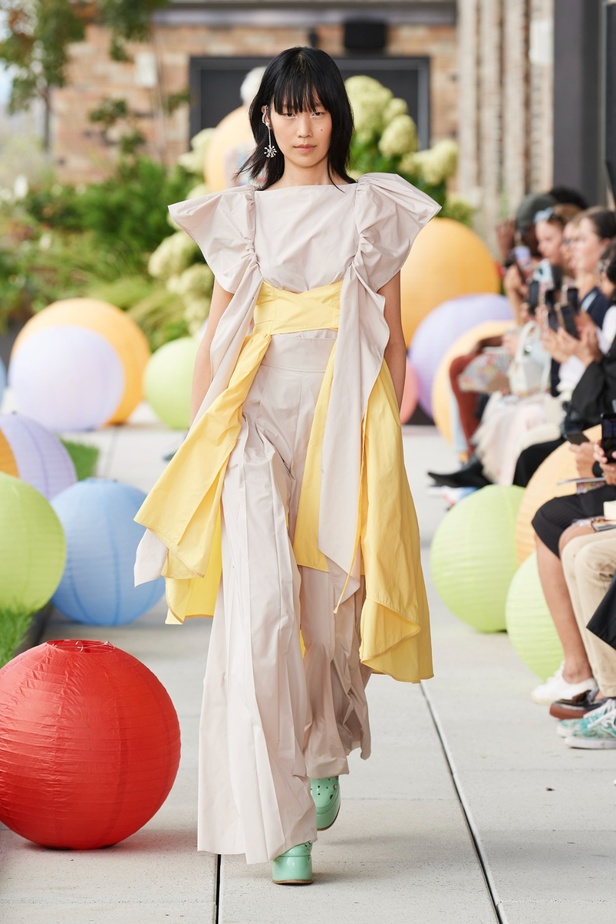 مجموعة دار ADEAM لربيع وصيف 2023 مهرجان صيفيّ يحتفل بالألوان والقصات