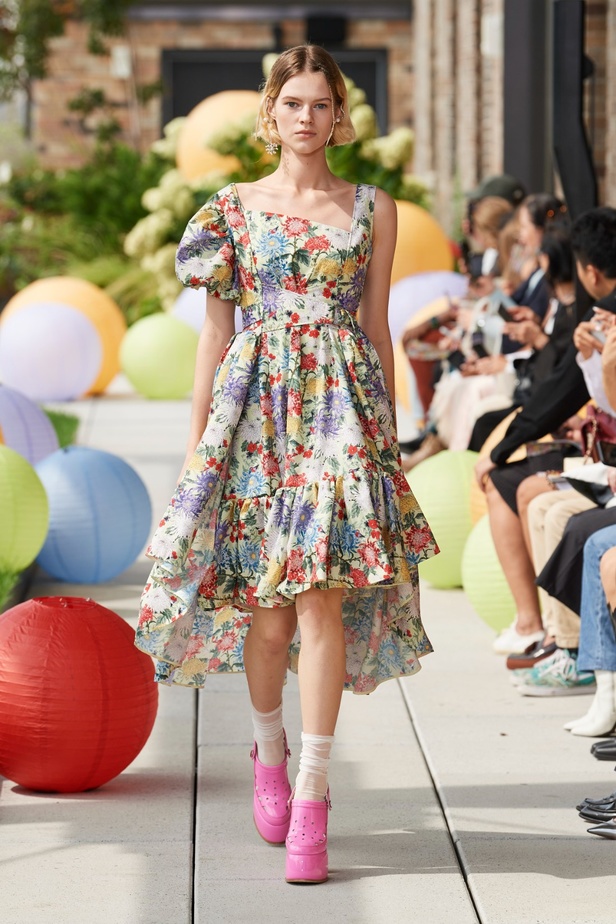 مجموعة دار ADEAM لربيع وصيف 2023 مهرجان صيفيّ يحتفل بالألوان والقصات