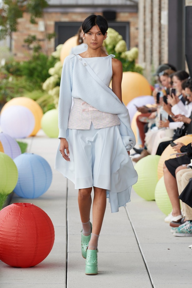 مجموعة دار ADEAM لربيع وصيف 2023 مهرجان صيفيّ يحتفل بالألوان والقصات