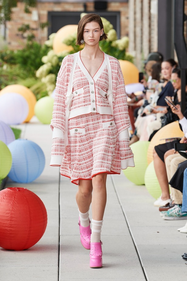 مجموعة دار ADEAM لربيع وصيف 2023 مهرجان صيفيّ يحتفل بالألوان والقصات