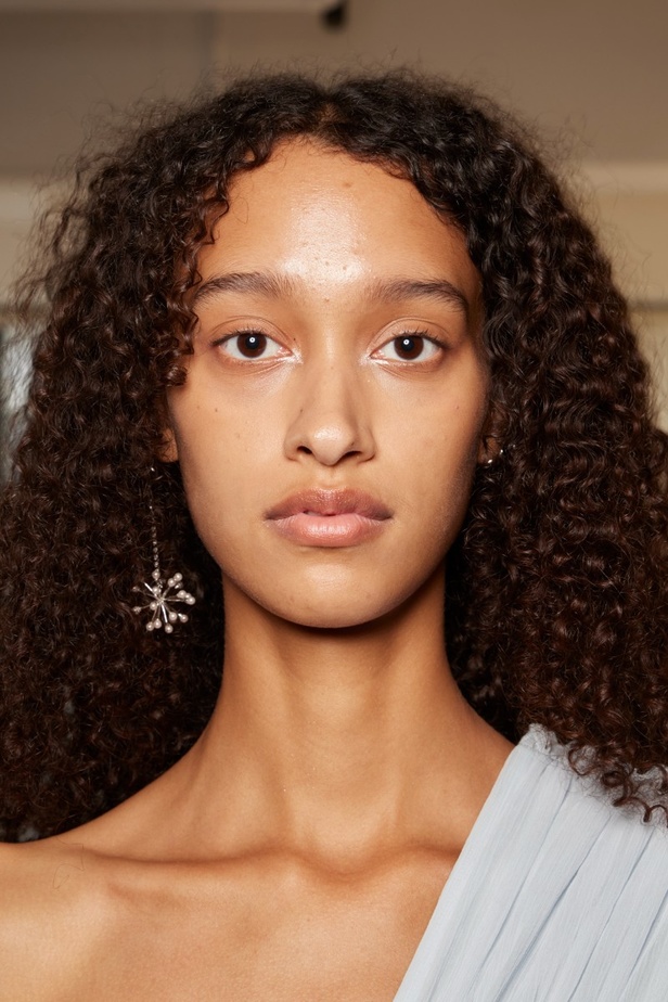 مجموعة دار ADEAM لربيع وصيف 2023 مهرجان صيفيّ يحتفل بالألوان والقصات