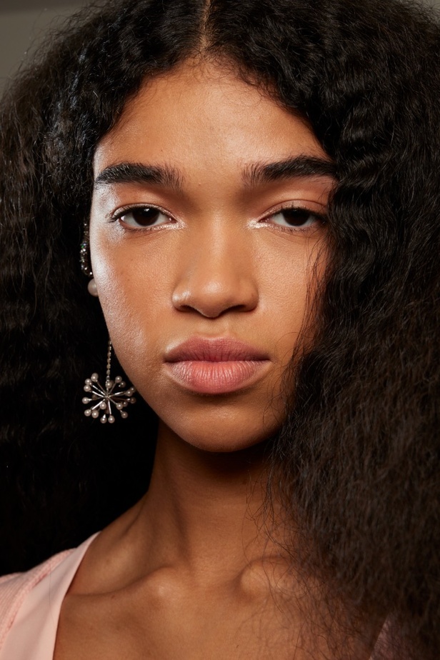 مجموعة دار ADEAM لربيع وصيف 2023 مهرجان صيفيّ يحتفل بالألوان والقصات