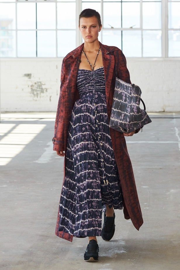 مجموعة Altuzarra لربيع وصيف 2023 