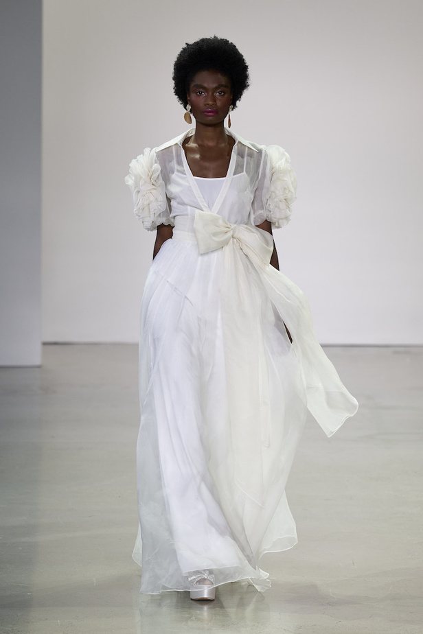 من مجموعة بادلي ميشكا لموسم ربيع وصيف 2023