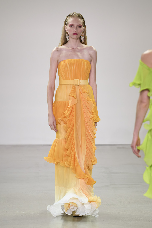 من مجموعة بادلي ميشكا لموسم ربيع وصيف 2023