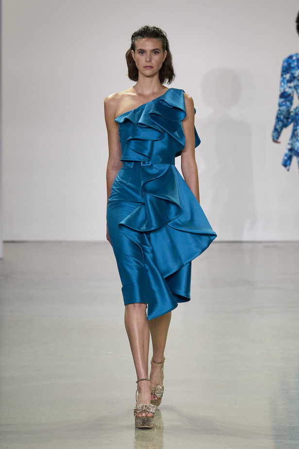 من مجموعة بادلي ميشكا لموسم ربيع وصيف 2023