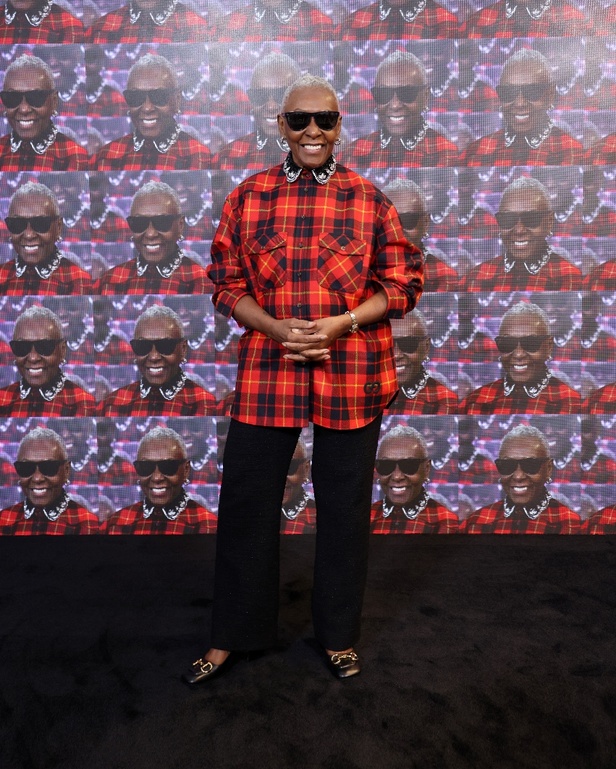 مجموعة Gucci تنقلنا إلى عالم Twinsburg: توأمة في الأناقة والعصرية 