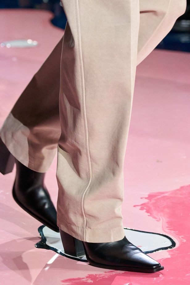 مجموعة Bottega Veneta لربيع وصيف 2023: تصاميم تجمع بين الأناقة والعملية