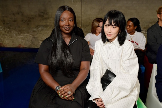 مجموعة Bottega Veneta لربيع وصيف 2023: تصاميم تجمع بين الأناقة والعملية