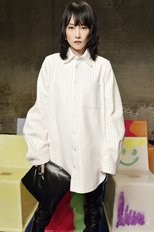 مجموعة Bottega Veneta لربيع وصيف 2023: تصاميم تجمع بين الأناقة والعملية