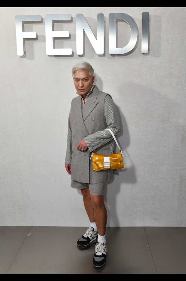 دار "فندي" تحتفل بحقيبة باغيت بجموعة كبسولية ساحرة في نيويورك