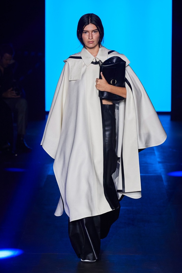 فكرة الاندماج تلهم Gabriela Hearst لمجموعة Chloe ربيع وصيف 2023