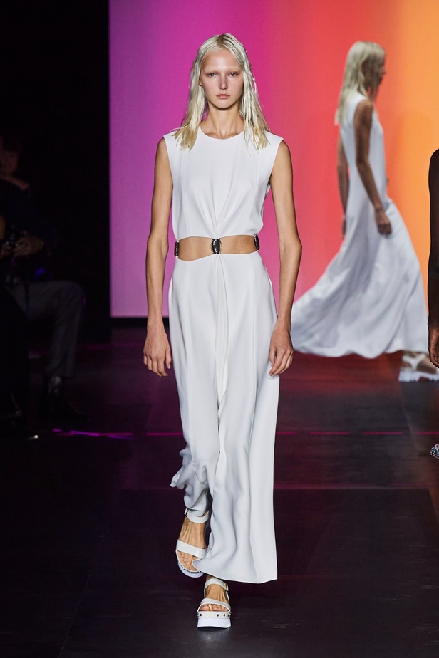 فكرة الاندماج تلهم Gabriela Hearst لمجموعة Chloe ربيع وصيف 2023