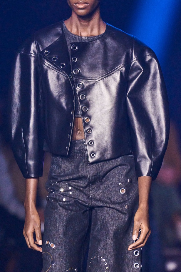 فكرة الاندماج تلهم Gabriela Hearst لمجموعة Chloe ربيع وصيف 2023